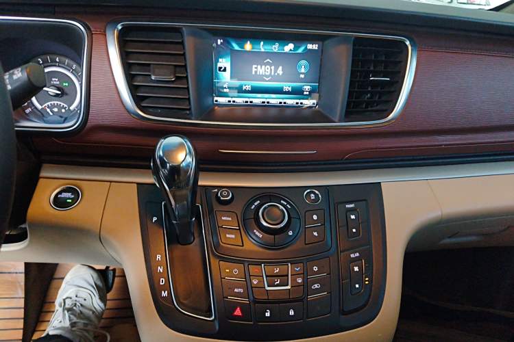 Used Buick GL8 2018 28T Luxury Model China VI Standard