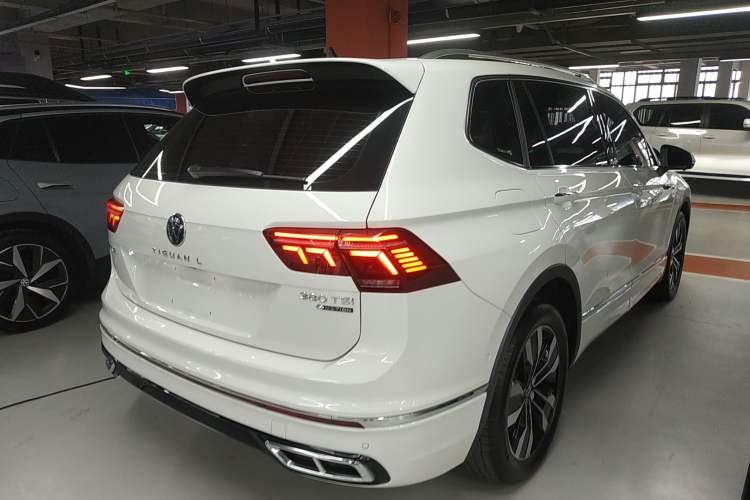 Used Volkswagen Tiguan L 2022 380TSI Automatic All-Wheel Drive R-Line Enhanced Comfort 7-Seater
