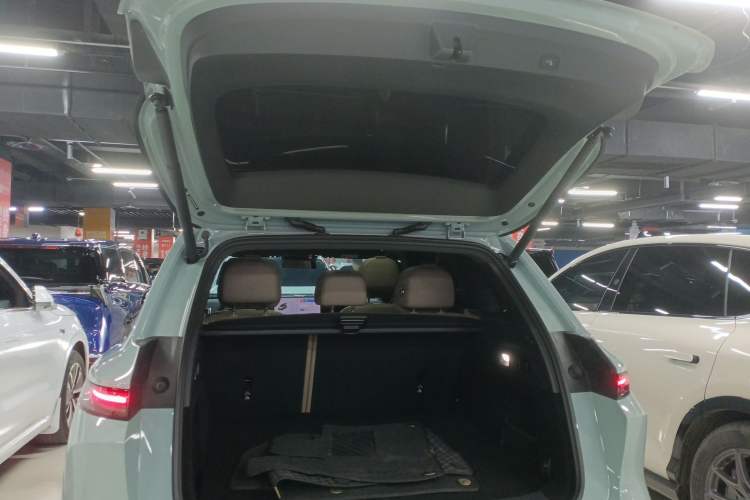 Used Li Auto L6 2025 Pro Smart Refresh Edition
