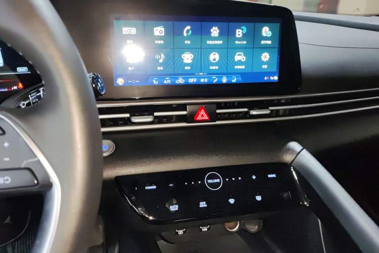 Used Hyundai Elantra 2022 1.5L CVT LUX Prestige Edition
