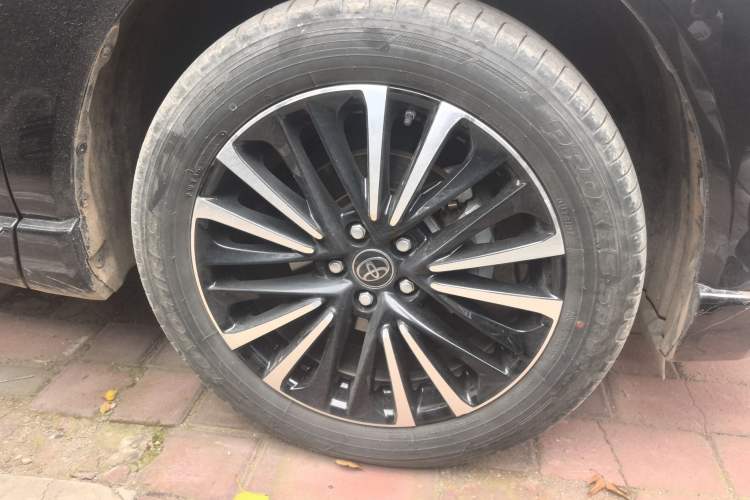 Used Toyota Venza 2023 2.0L CVT Two-Wheel Drive Prestige Version
