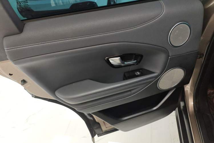 Used Land Rover Range Rover Evoque 2018 240 PS HSE DYNAMIC All-Wheel Drive Edition
