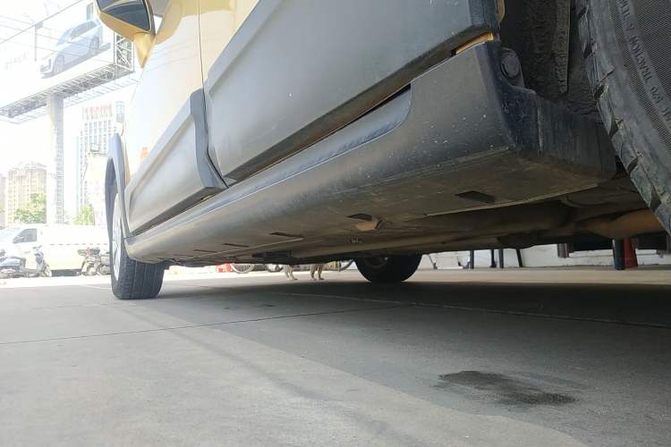 Used Venucia R50X 2013 1.6L Automatic Model
