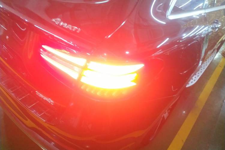 Used Mercedes-Benz GLC 2019 Facelift GLC 260 L 4MATIC Luxury Model
