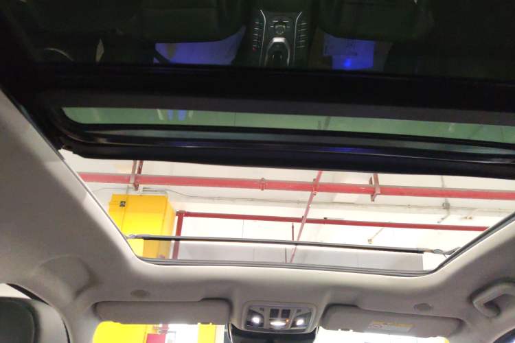 Used Wey VV6 2021 2.0T Two-Wheel Drive Smart Plus
