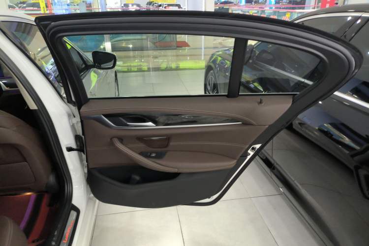 Used BMW 5 Series 2021 525Li Luxury Package
