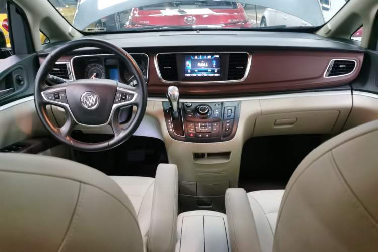 Used Buick GL8 2018 28T Luxury Model China VI Standard