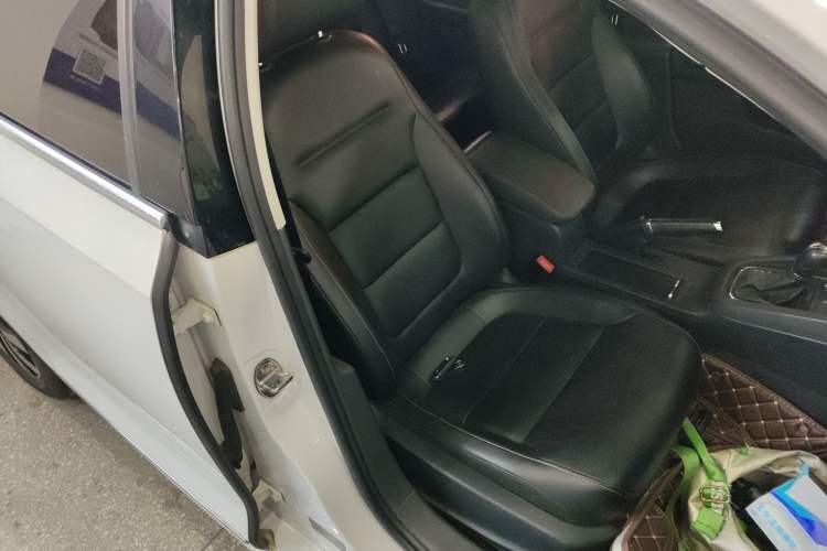 Used Volkswagen Sagitar 2017 180TSI Automatic Luxury Edition
