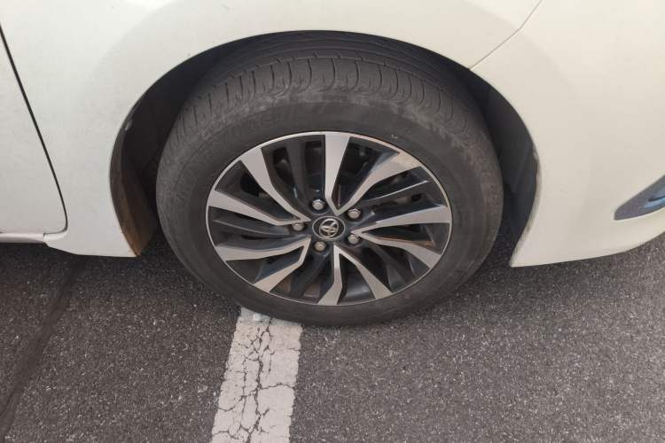 Used Toyota Corolla 2018 Dual-Engine 1.8L E-CVT Smart Edition
