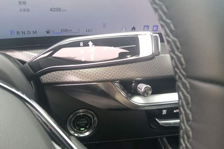 Used Cadillac XT5 2025 2.0T Prestige Version