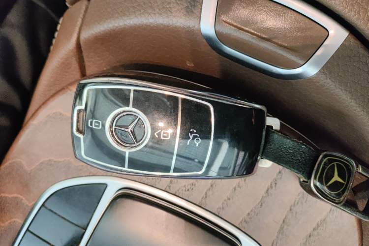 Used Mercedes-Benz E-Class 2019 Facelifted E 300 L Stylish Version
