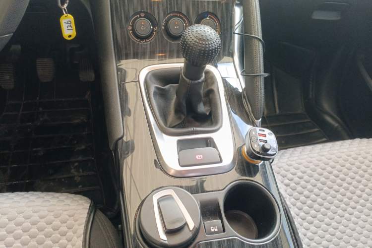 Used Peugeot 3008 2015 2.0L Manual Classic Edition
