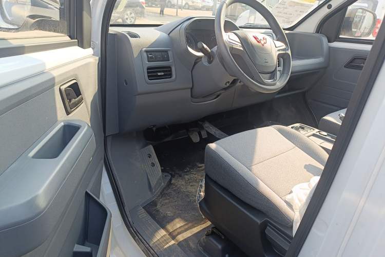 Used Wuling Yangguang 
