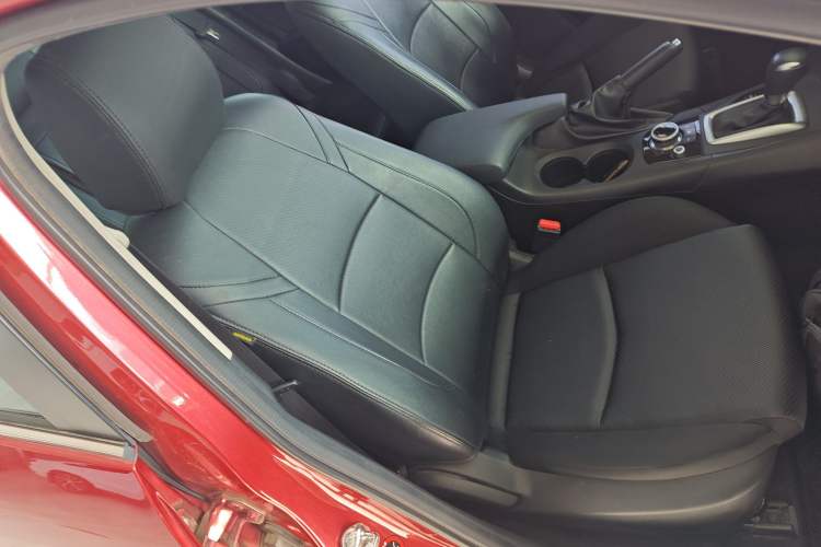 Used Mazda Mazda 3 Axela 2017 Sedan 1.5L Automatic Comfort Model Emission Standard China V
