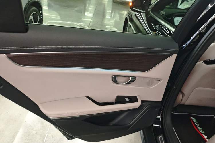 Used BYD Han 2025 EV with 701 km of Laser Radar-Enabled Intelligent Driving