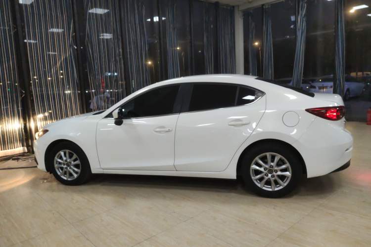 Used Mazda Mazda 3 Axela 2016 Sedan 1.5L Automatic Comfort Model