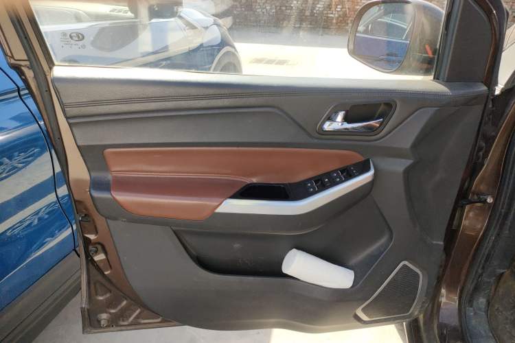 Used  M70 2017 1.5L manual luxury cabin
