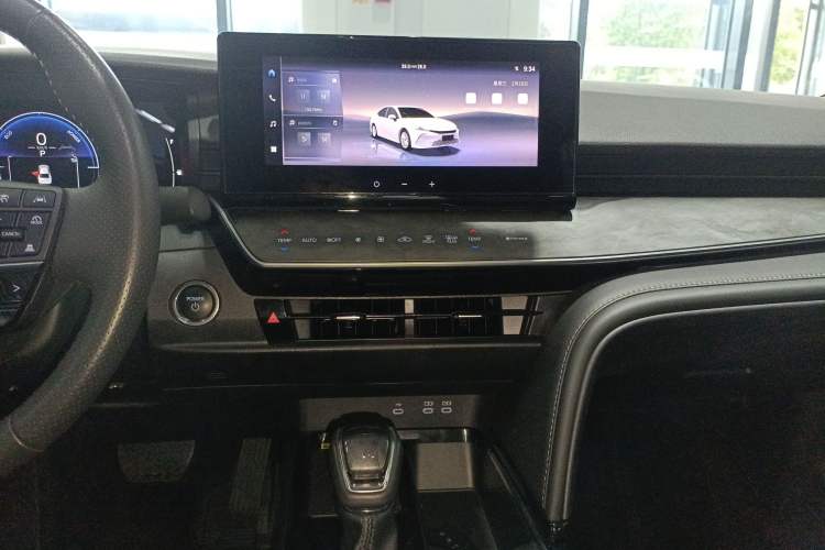 Used Toyota Camry 2024 Dual-Motor 2.0 HGVP Luxury Edition