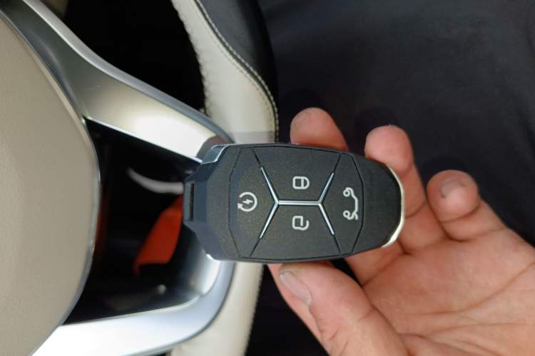 Used Lynk & Co 01 2019 2.0T Two-Wheel Drive Zhaopu Version China VI Standard
