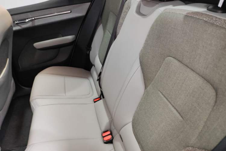 Used Volvo EX30 2025 Rear-Drive Long-Range Plus Model