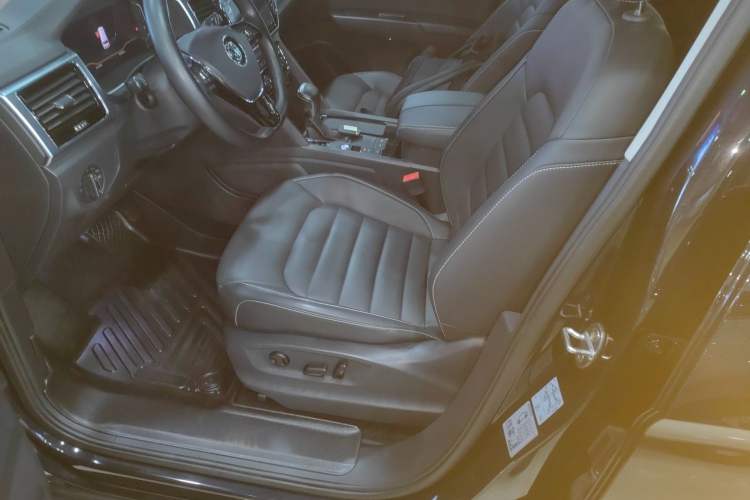 Used Volkswagen Teramont 2020 330TSI Two-Wheel-Drive Luxury Edition China VI Standard
