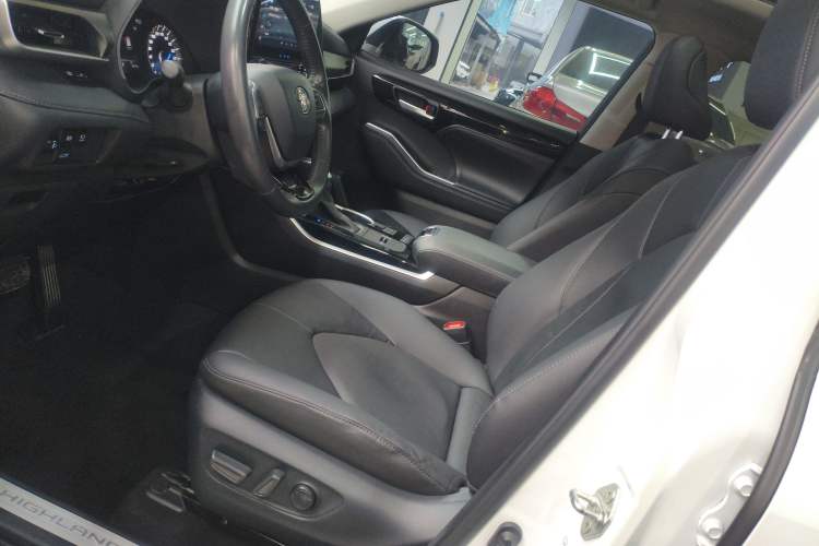 Used Toyota Highlander 2022 Dual-Engine 2.5L Four-Wheel Drive Prestige Version 7 Seats