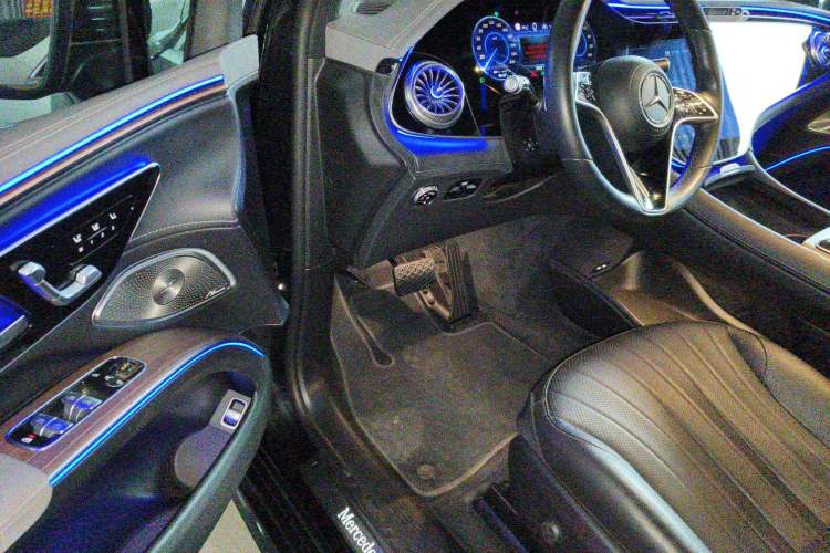 Used Mercedes-Benz EQS SUV 2023 450 4MATIC Pioneer Edition
