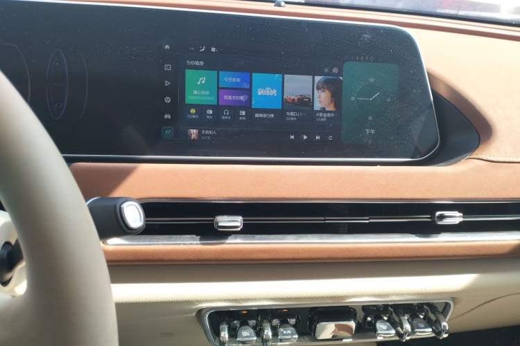 Used ORA Good Cat 2023 401 km Standard Range Comfort Version Lithium Iron Phosphate