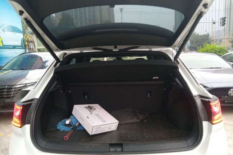 Used Volkswagen T-ROC 2025 300TSI DSG Two-Wheel Drive Chen Guang Edition
