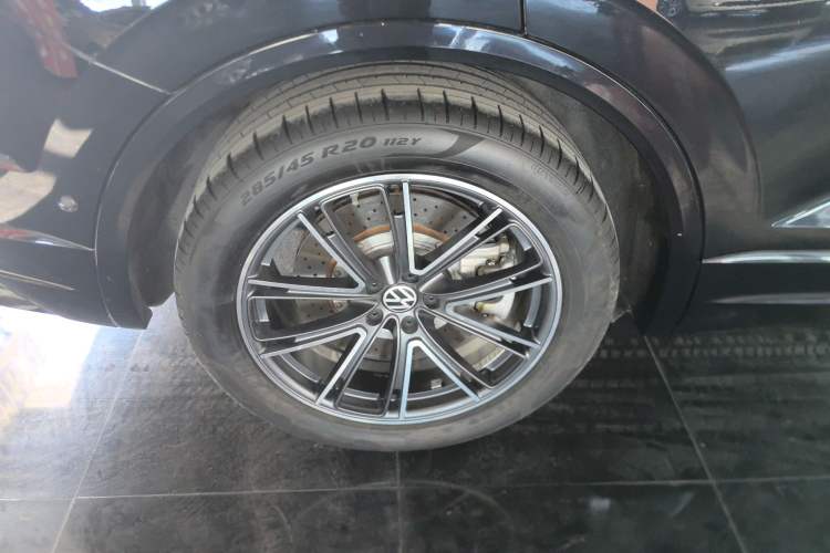 Used Volkswagen Touareg 2022 3.0 TSI Luxury Edition Black Diamond Sport Package
