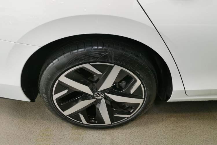 Used Volkswagen Lamando 2024 Lavida L 280TSI DSG Cool & Spicy Edition
