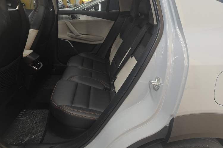 Used Lynk & Co 06 EM-P 2022 PHEV 84 km Range Pro Version