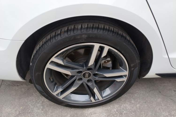 Used Audi A4L 2022 40 TFSI Luxury Dynamic Model
