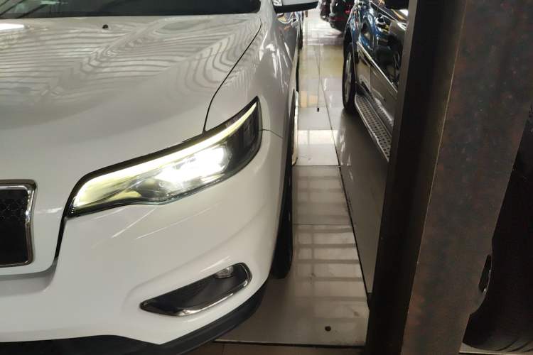 Used Jeep Cherokee 2019 2.0T 2WD Enjoyment Edition China V