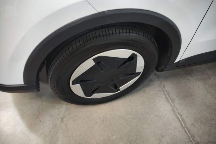 Used Geometry E Firefly 2024 301km Flowing Light
