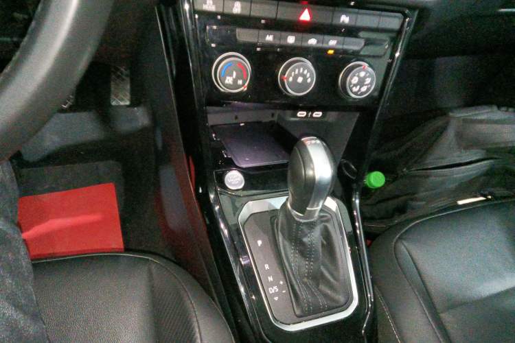 Used Volkswagen T-ROC 2022 280TSI DSG Two-Wheel Drive Comfort PLUS