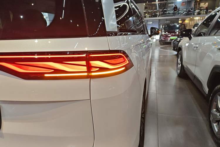 Used BYD Xia 2025 DM-i 1.5T 180km Beyond Edition
