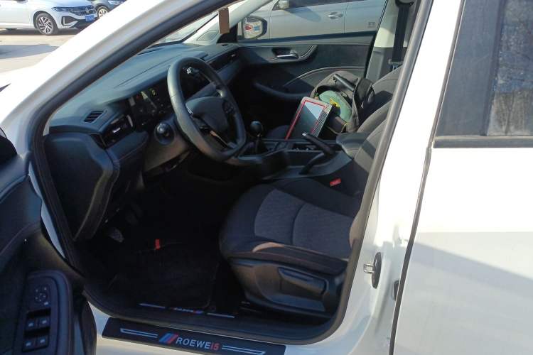 Used Roewe i5 2023 1.5L Manual Comfort Edition
