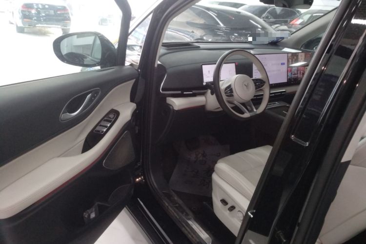 Used VOYAH Dream 2025 PHEV Four-Wheel Drive Prestige Kunpeng Edition
