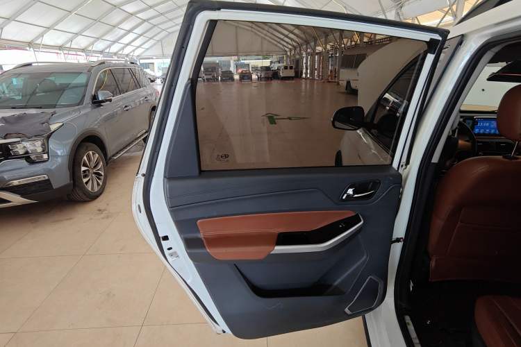 Used  M70 2017 1.5L manual luxury cabin
