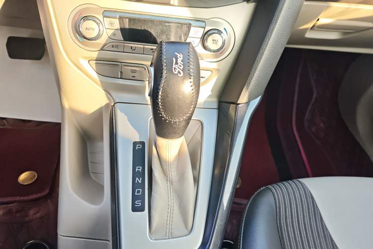 Used Ford Focus 2012 Sedan 1.6L Automatic Fashion Edition