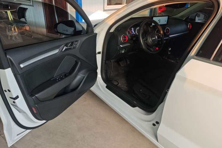 Used Audi A3 2016 Limousine 35 TFSI Prestige Edition
