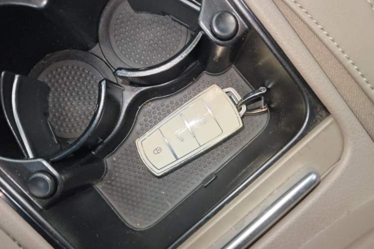 Used Volkswagen Magotan 2015 Facelift 1.8TSI Luxury Model
