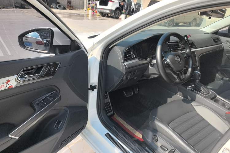 Used Volkswagen Lamando 2019 280TSI DSG Comfort Edition China VI standard
