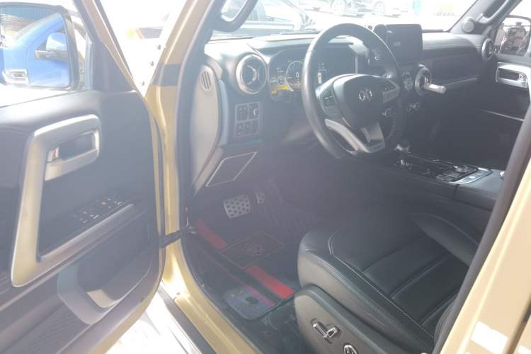 Used Beijing Auto BJ40 2019 2.3T Automatic Four-Wheel Drive Ring the Tower Champion Edition China VI
