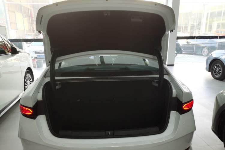 Used BYD Qin PLUS 2025 DM-i Smart Drive 55KM Beyond Model
