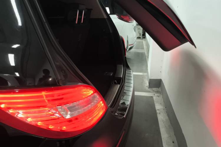 Used Mercedes-Benz R-Class 2017 R 320 4MATIC Business Edition Prestige Model