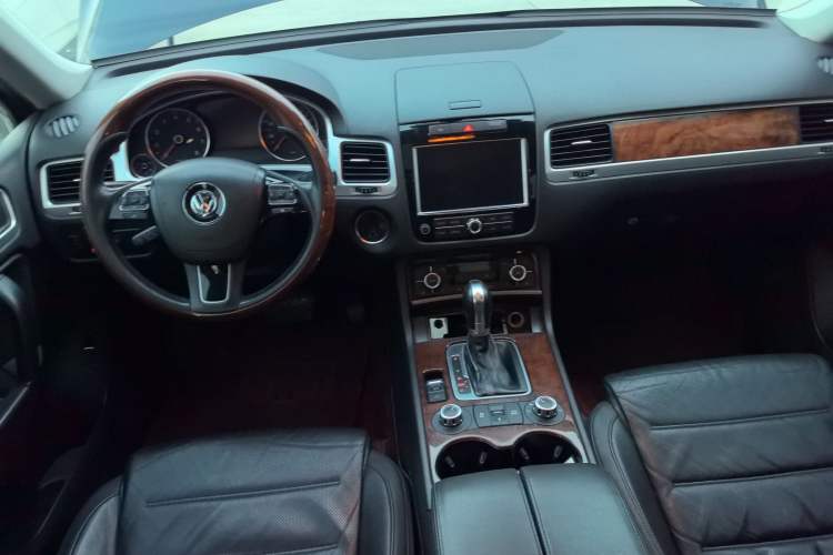 Used Volkswagen Touareg 2011 3.0 TSI Comfort Version
