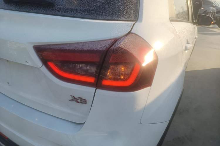 Used Geely Auto Vision X3 2019 Upgraded Model 1.5L CVT Prestige Version