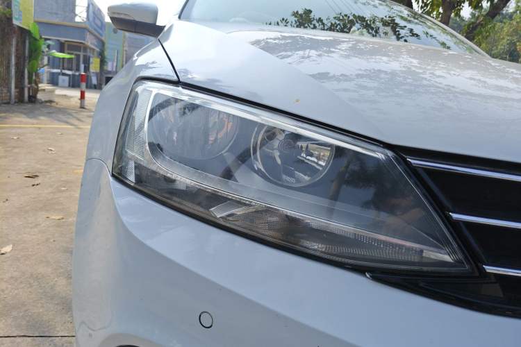 Used Volkswagen Sagitar 2015 230TSI Automatic Luxury Model
